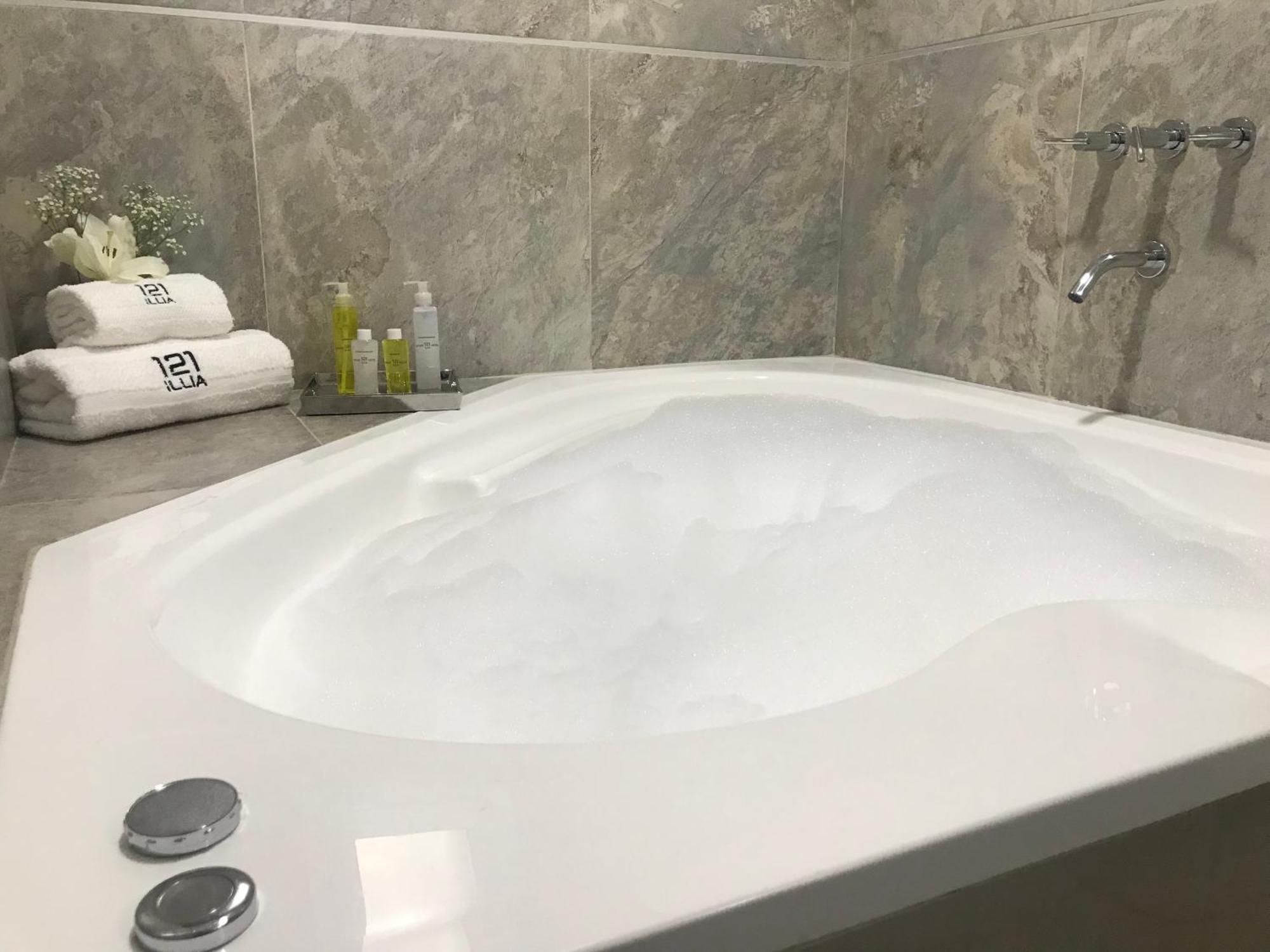 Illia 121 Hotel